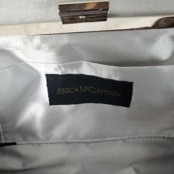 Jessica McClintock Silver Mesh Evening Bag Clutch Purse With Chain Strap – 9x4.5 - Picture 7 of 7